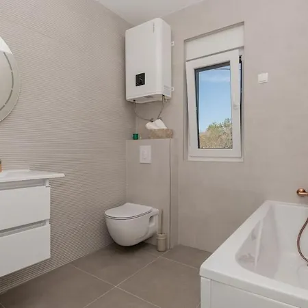 Villa Karin - - With Pool Grubine